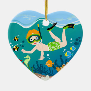 Snorkelende jongen onder het zee keramisch ornament
