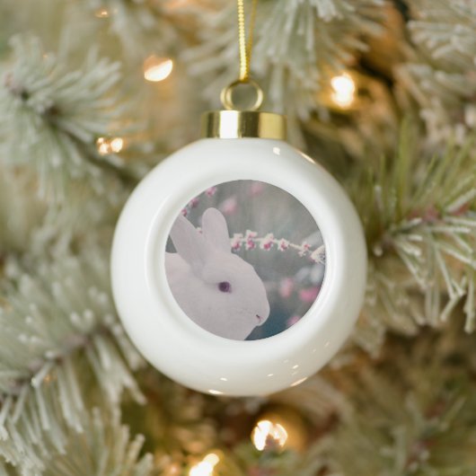 Snow Bunny met Frosted Berries Keramische Bal Ornament (Boom)