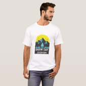 Snow Day Everyday Yellow Sun Mountain T-Shirt (Devant entier)