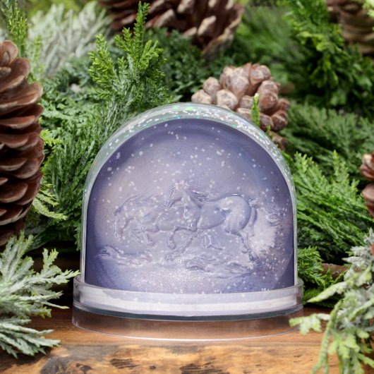 Snow Globe - Galloping Horses Sneeuwbol (Winter)