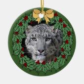 Snow Leopard Conservancy-Asha in Wreath Keramisch Ornament (Voorkant)