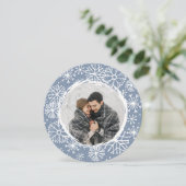 Snowball Round Carte photo de vacances | Ciel (Debout devant)