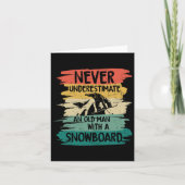 Snowboarden onderschat nooit een oud Man met een Kaart (Voorkant)