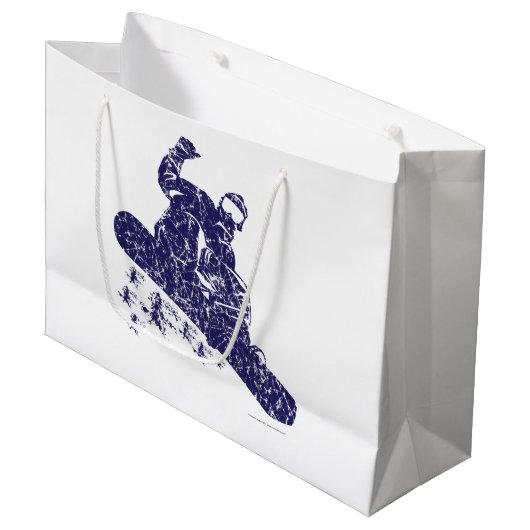 Snowboarder die hoge sneeuwdrijfveren vastmaakt groot cadeauzakje (Voorkant Gekanteld)