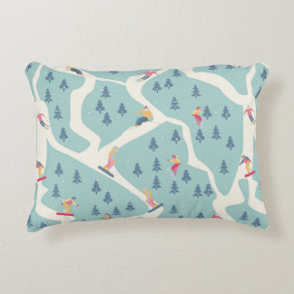 Snowboarders en skiërs rijden in het skioord. Pe Accent Kussen