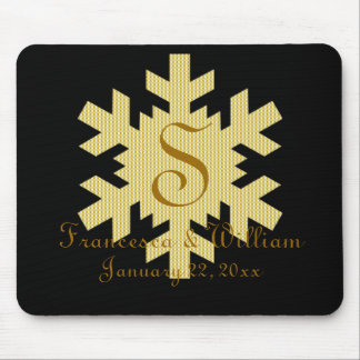 "Snowflake in Gold & White Pset" - Monogram (1) Muismat