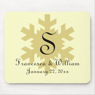 "Snowflake in Gold & White Pset" - Monogram (1) Muismat