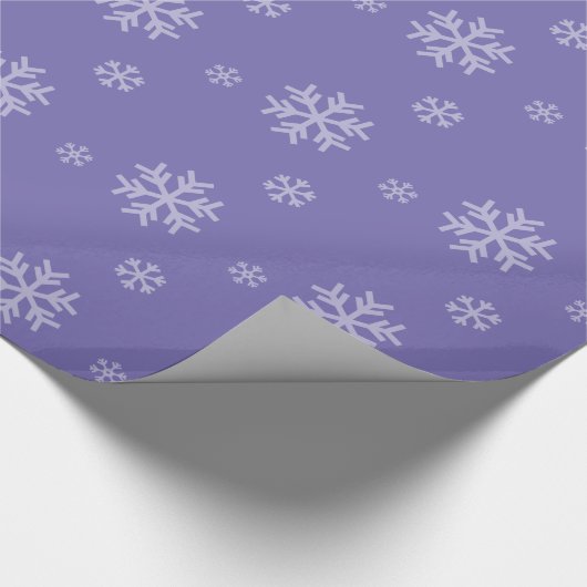Snowflake Pattern Modern Lavender Winter Holiday Cadeaupapier (Hoek)