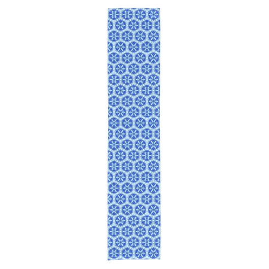 Snowflake Quit Pattern - Cobalt Blue en White Korte Tafelloper (Voorkant)