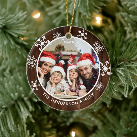 Snowflake Rustic Wood Geweldige tijd van het Jaar Keramisch Ornament (Boom)