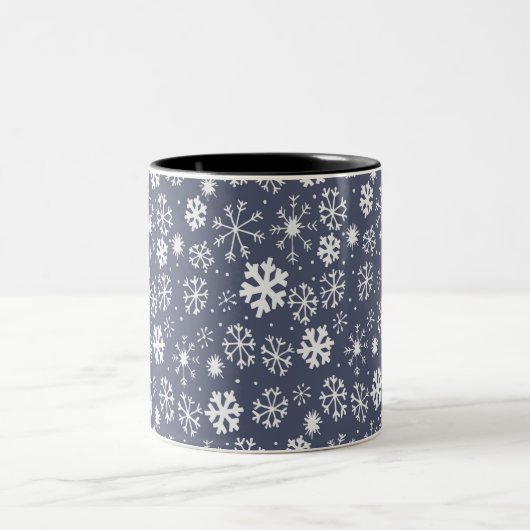 Snowflake Snowstorm in Midnight Blue Tweekleurige Koffiemok (Center)