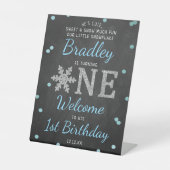 Snowflake Winter Chalkboard 1st Birthday Welkom Reclamebord Met Voetstuk (Voorkant)