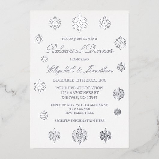 Snowflake Winter Rehearsal Dinner Folie Uitnodiging (Voorkant)