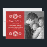 Snowflakes Chalkboard Photo Carte Plat, Rouge<br><div class="desc">Carte Flat Chalkboard moderne et tendance avec un look arrière - plan de tableau noir et d'élégants flocons de neige en blanc. Ce carte photo chic est parfait pour envoyer des salutations de vacances. Customisez avec votre propre photo de famille et l'accueil personnalisé de votre choix. Cliquez sur "Customiser" pour...</div>