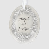 Snowflakes Krans Gepersonaliseerde Kerst Ornament (voorkant)