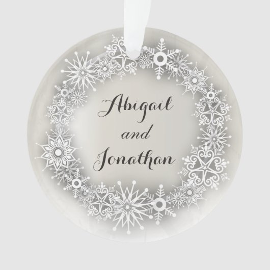 Snowflakes Krans Gepersonaliseerde Kerst Ornament (voorkant)