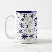 Snowflakes Mug à café à deux tons (Gauche)