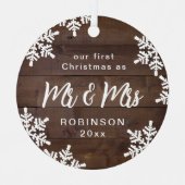 Snowflakes ons eerste kerstfeest Mr & Mrs Script Metalen Ornament (Voorkant)