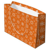 Snowflakes sur Orange Christmas Cadeau Sac (Dos Angle)