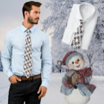 Snowman avec Birdhouse Cravate d'hiver<br><div class="desc">Photo d'un joyeux ornement de Noël - un bonhomme de neige tenant une maison d'oiseaux - orne cette cravate que vous pouvez porter tout l'hiver</div>