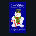 Snowman Christmas Home Vin brassé Étiquettes<br><div class="desc">De mignons étiquettes de vin de Noël prêts à vous personnaliser pour lire ce que vous voulez. Les dessins d'un bonhomme de neige décorent le milieu du étiquette bleu. Texte blanc : Frosty's Winery, Christmas White Wine. Avec plus de texte blanc, en bas de la page, Brasé dans le pôle...</div>