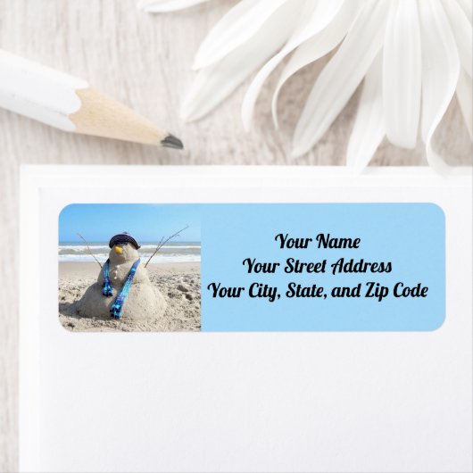 Snowman de plage - Sculpture de sable - Étiquette  (En situation)