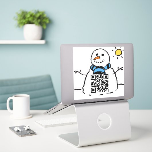 Snowman QR Code Sticker (Laptop op bureau)