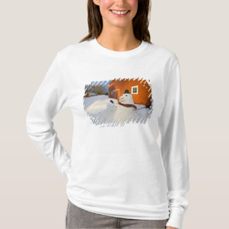 Snowman voor de rode schuur in Columbia Herfsten T-shirt