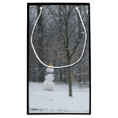 Snowman Winter Sneeuwscene van de buren Klein Cadeauzakje (Achterkant)