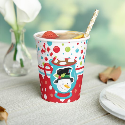 Snowman ziet met een warme cacaokleurige kerst papieren bekers (Insitu)