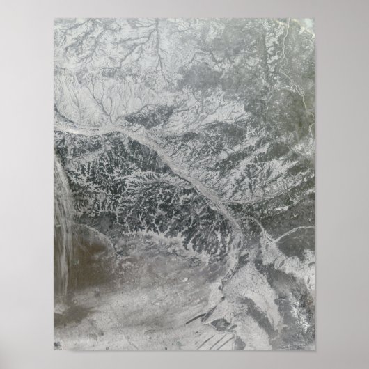 Snowy and hazy central Russia toont de Ob Ri Poster (Voorkant)