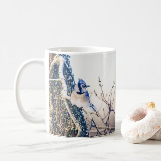 Snowy Day Blue Jay Bird Natuur Coffee Mok (Met donut)
