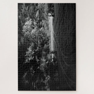 Snowy Forest at Night - monochrome puzzle Legpuzzel