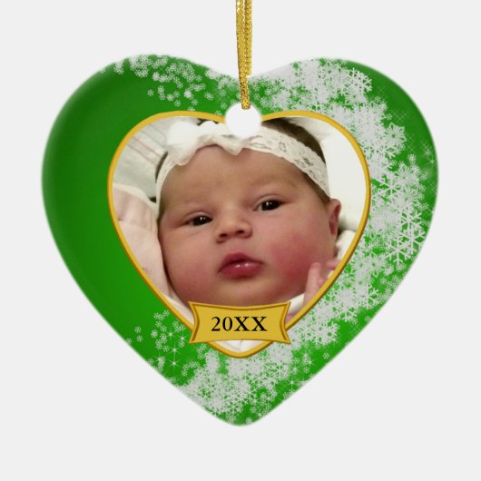 Snowy Green Baby's eerste kerstcadeautje Keramisch Ornament (Voorkant)