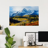 Snowy Mountain & Trees Poster (Thuiskantoor)