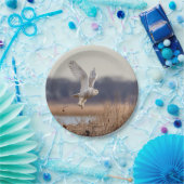 Snowy owl start op papieren bordje (Feest)