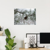 Snowy Pine Branch Winter Natuur Poster (Thuiskantoor)