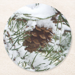 Snowy Pine Cone I Winter Natuur Foto Ronde Kartonnen Onderzetter
