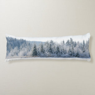 Snowy Pine Trees Dream 1 Lichaamskussen