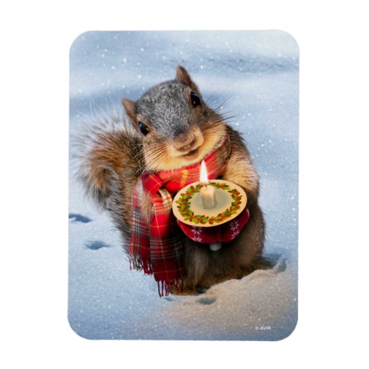 Snowy Squirrel Holding Candle Magneet (Verticaal)