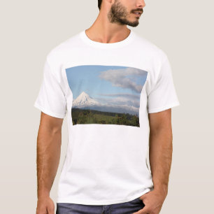 Snowy & Sunny Mt Egmont, Taranaki, Nieuw-Zeeland T-shirt