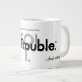 SO!Trouble logo's en slagzinnen Extra Grote Beker (Voorkant rechts)