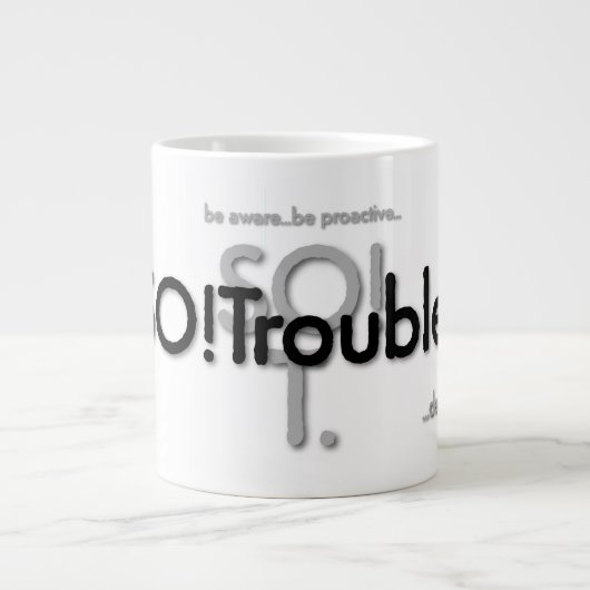SO!Trouble logo's en slagzinnen Extra Grote Beker (Voorkant)