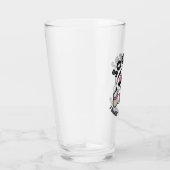 Soccer? Je connais à peine son verre de bière (Droite)