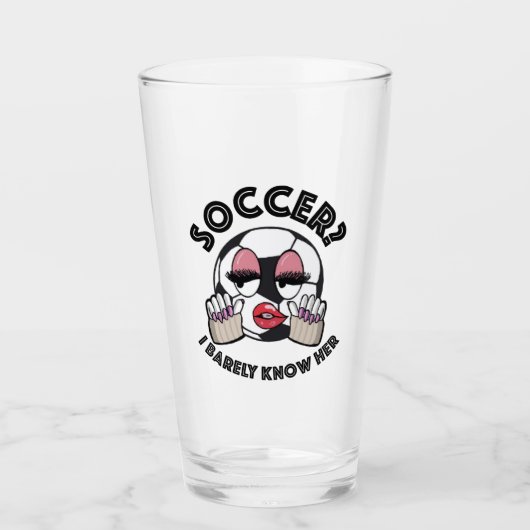 Soccer? Je connais à peine son verre de bière (Devant)