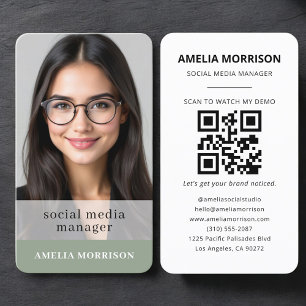 Social Media Manager Sage Green QR Code Foto Visitekaartje