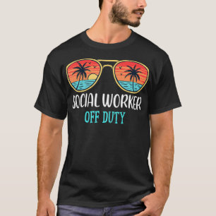 Sociale werker die op de laatste dag van de school t-shirt