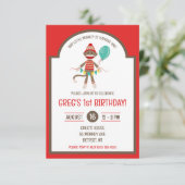 Sock Monkey met ballon en banner verjaardagsfeestj Kaart (Staand voorkant)