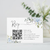 Soft Blue Botanical Wedding Website QR Code RSVP (Debout devant)
