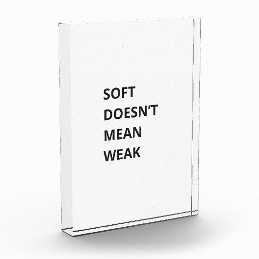 SOFT DOESN'T MEAN WEAK FOTOBLOKKEN (Links)